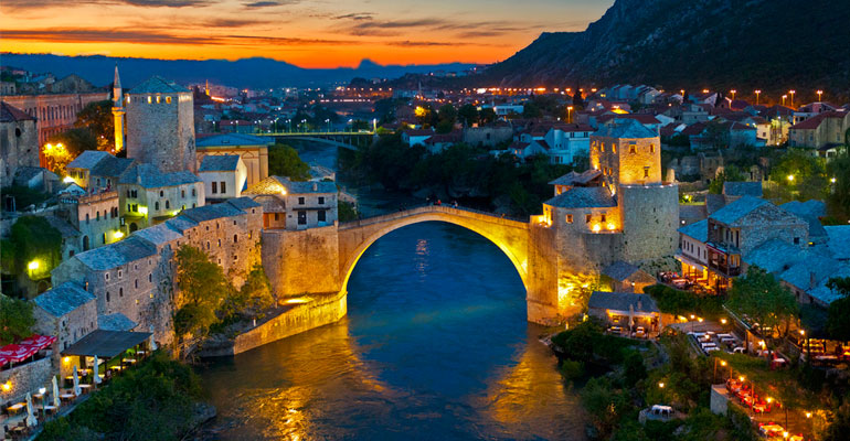 Mostar Köprüsü